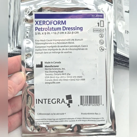 *Wound Care* Lot Of 100 Xeroform Petrolatum Dressing, 5" x 9" Fine Mesh Gauze - Picture 2 of 4